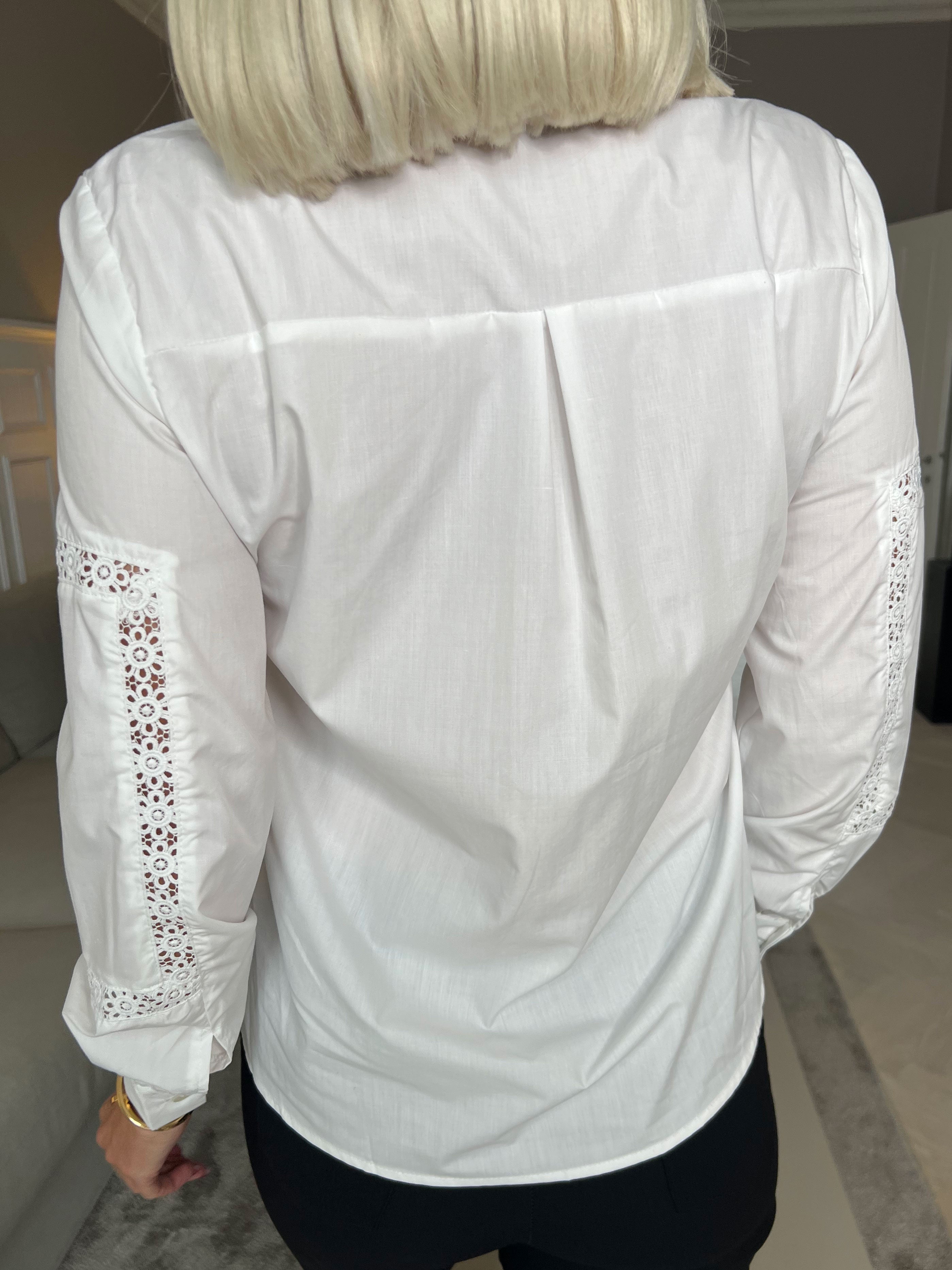 Vilde - Smuk skjorte med blonder